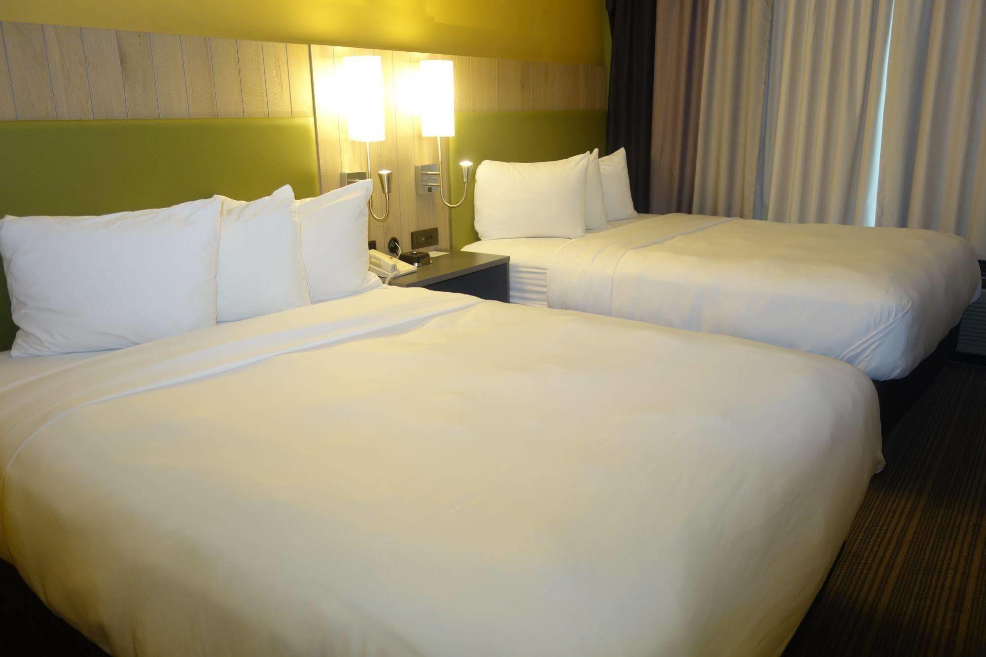 Country Inn & Suites By Radisson, Burlington Elon , Nc Eksteriør bilde