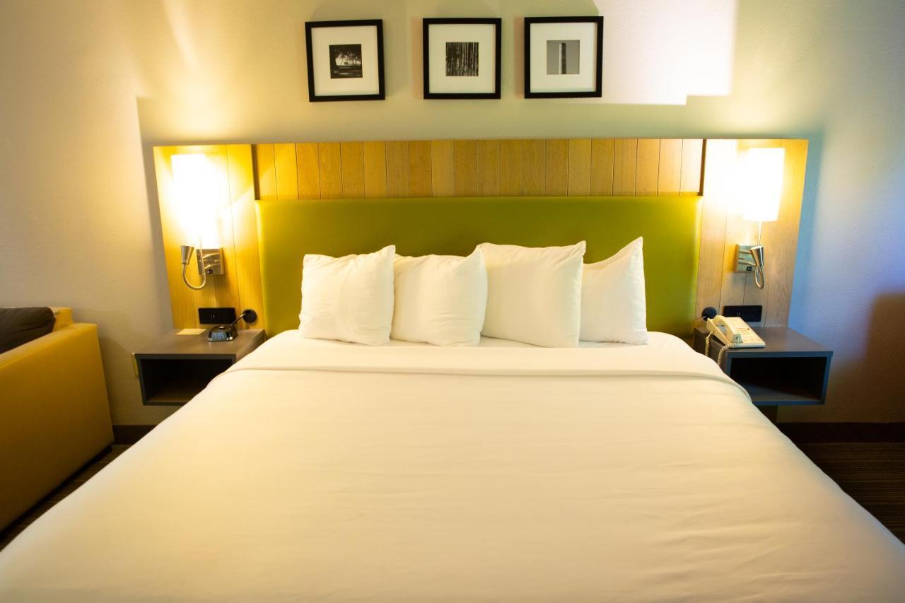 Country Inn & Suites By Radisson, Burlington Elon , Nc Eksteriør bilde